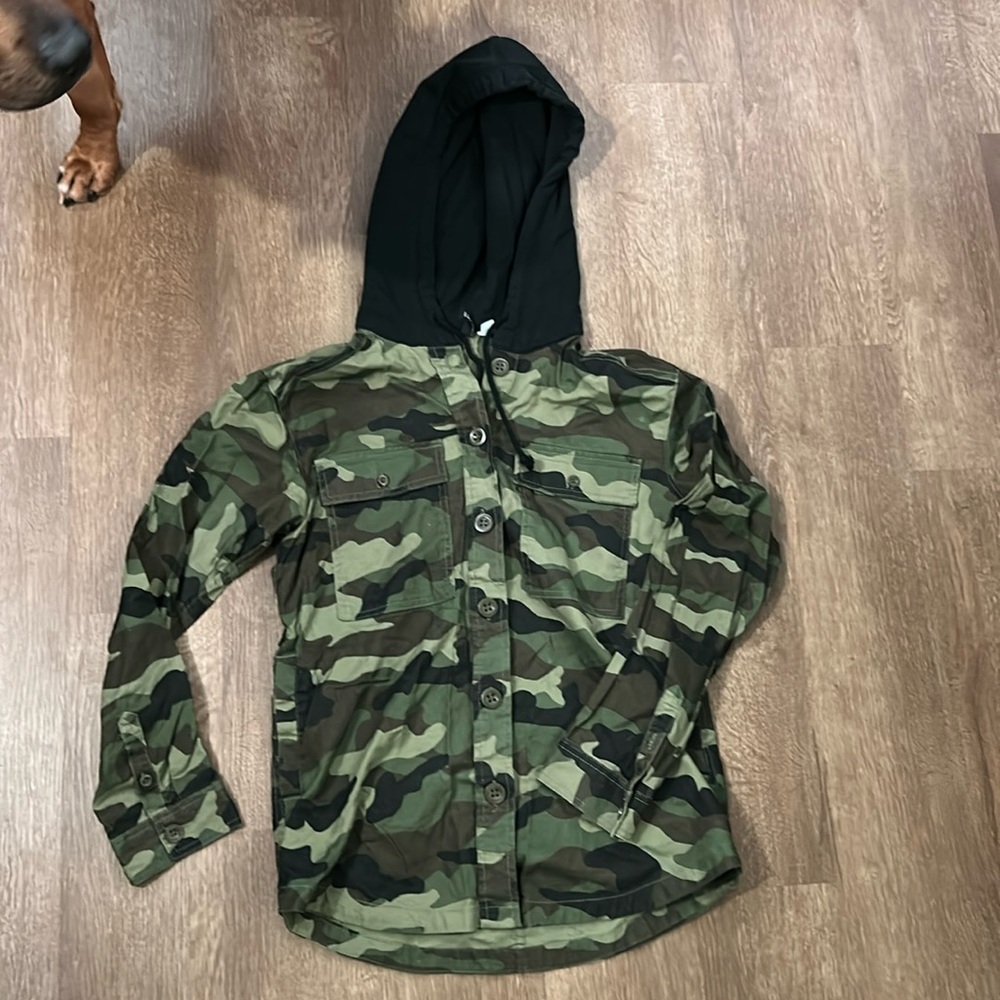 Woman’s never used H&M sweatshirt/shirt